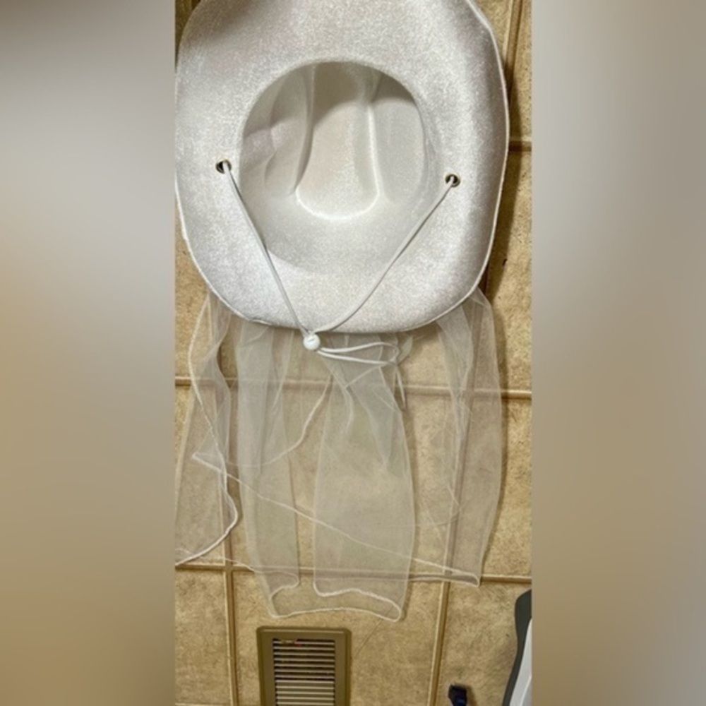 WESTERN BRIDAL HAT FOR WEDDING IN GREAT CONDITION